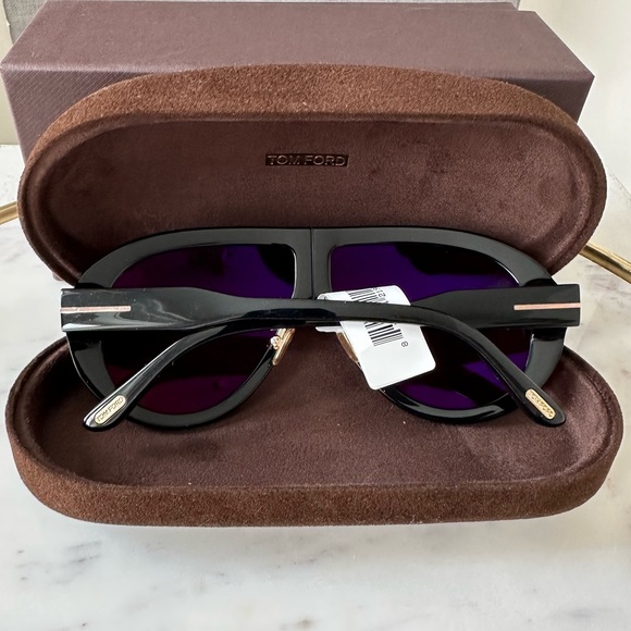 New! Authentic Tom Ford Oversized Pilot Sunglasses. - Picture 12 of 14